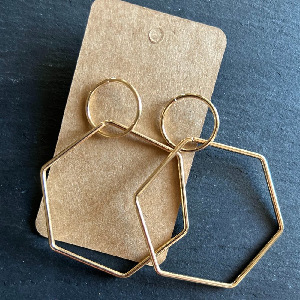 Geometric Big Hoop Earrings Golden plated, Light and Fashion!